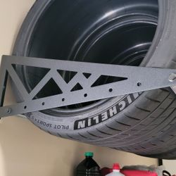 Wall mount tire discount rack