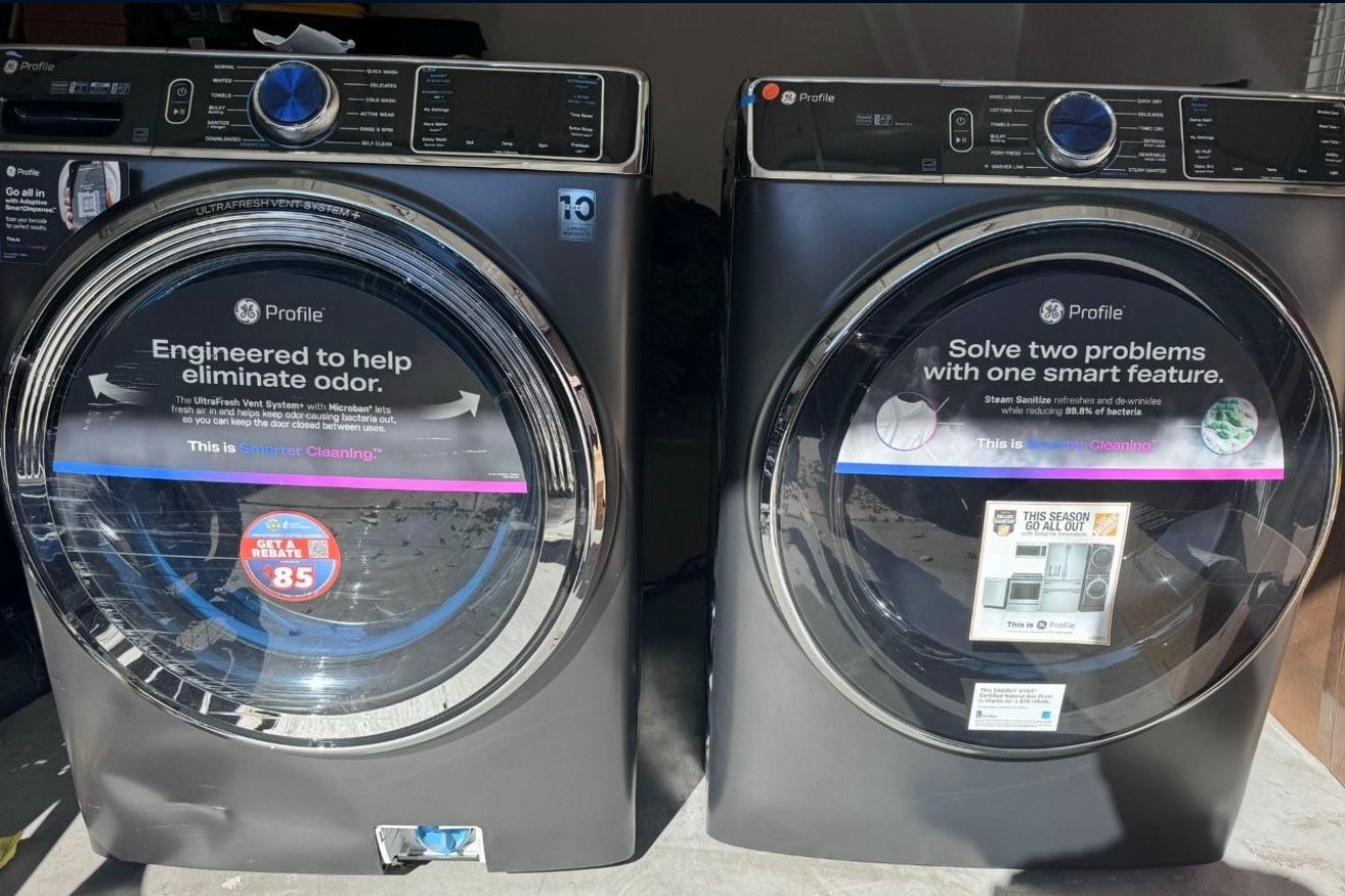 GE Profile Washer & Dryer (Gas) Pair