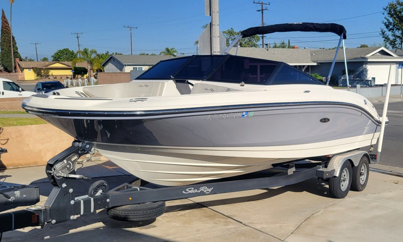 2020 Sea Ray Spx210
