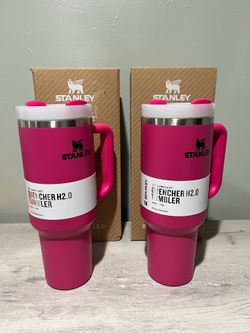 Stanley 40 oz Quencher H2.0 FlowState Tumbler in the Fuchsia colorway