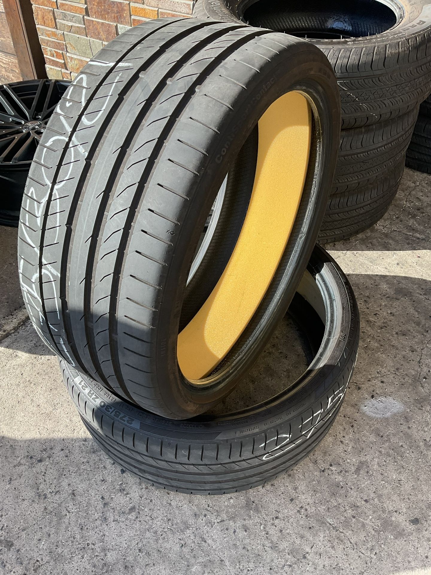 275/30/21 Continental Tires