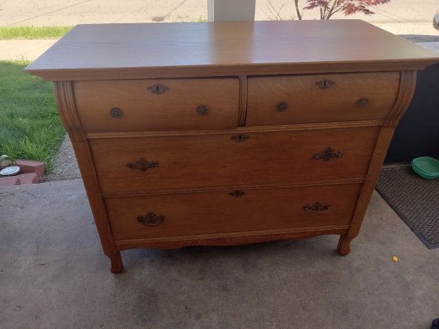 Late 1800's Antique Oak 4 Drawer Dresser
