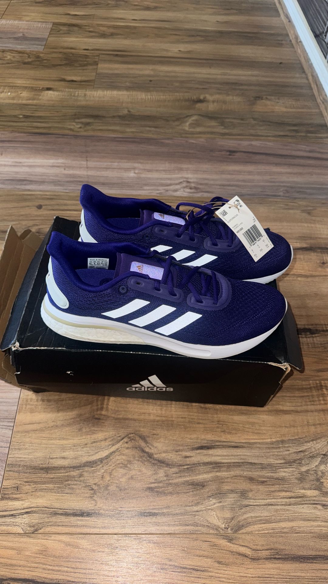New Men's Adidas Supernova Washington Huskies University Purple Running Marathon size 8.5