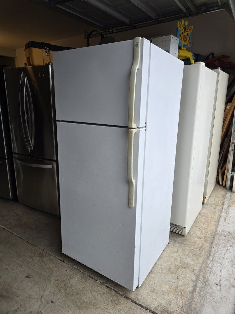 GE 18.1 Cu. Ft. Top-Freezer Refrigerator