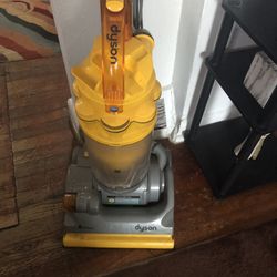 Vacuum Dyson 