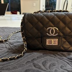 CC Inspire Black & Silver Quilted Convertible Pocketbook