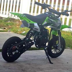 Street Dirt Bike 2 Stroke 50cc Brand New Out Of The Box Just Assembled It 