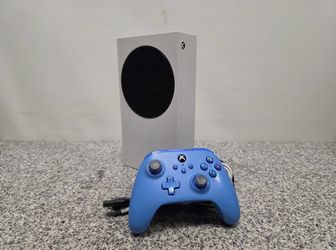 Xbox Series S 512GB + Blue Controller – Excellent Condition
