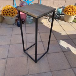 Black Metal Gray Brown Rustic Farmhouse Style Wood End Accent Table Plant Stand 