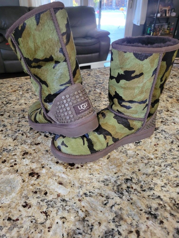 UGG Rowland Short Boots in green and brown calf hair camo.