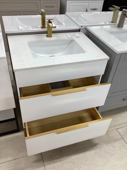 30” bathroom vanity cabinet new solid wood fully assembled Softclose drawers Quartz top sink attached brushed gold handles ready for pick up today