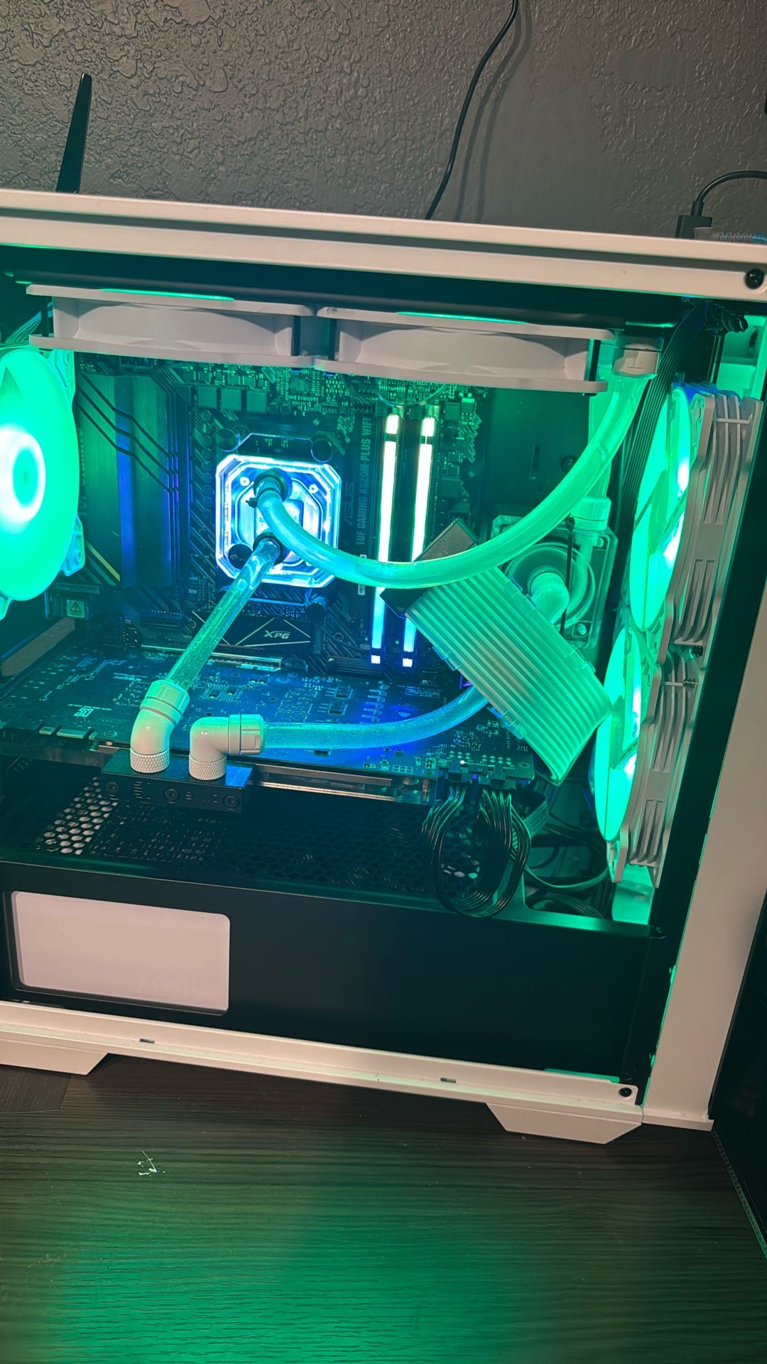 Ryzen Custom built computer (SPECS IN THE DESCRIPTION) negotiable price.
