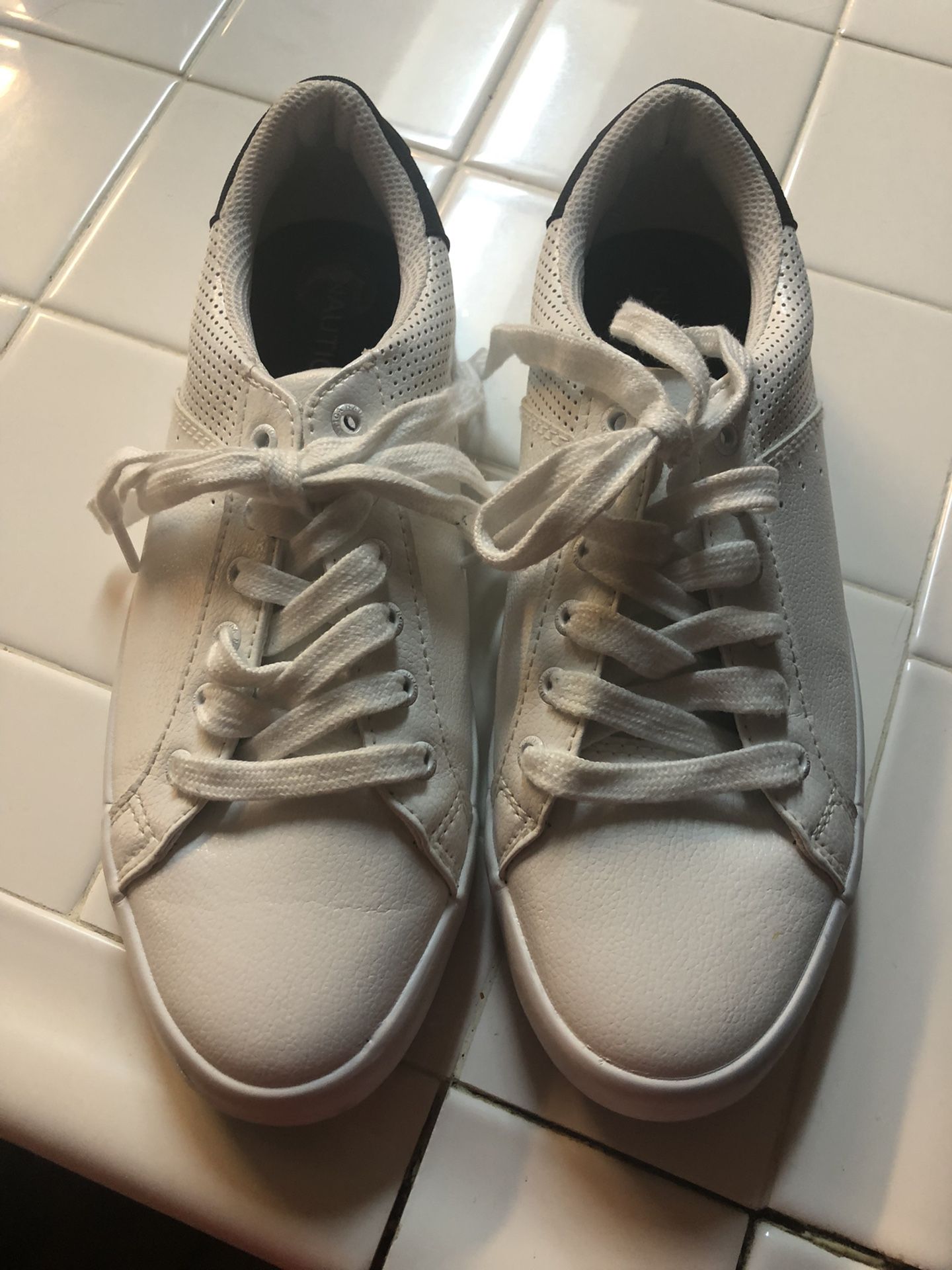 Nautical white size 8 shoes, used but in good condition