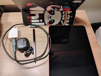 FULLY WORKING iPad A16 Bundle $250 OBO — EXCELLENT CONDITION