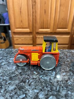 Vintage Dinky Toys Aveling Barford Road Roller Die Cast. Made in England. Size approximately 4 1/4 inches long and 3 inches tall. Preowned. Has b
