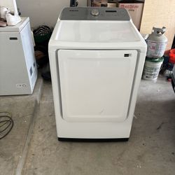 Samsung Large Capacity Electric Dryer – Works Great 