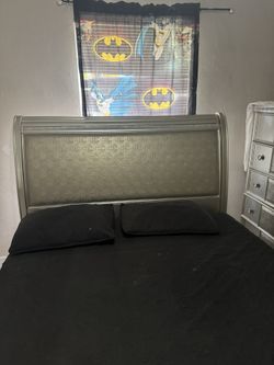 Queen Bedroom Set