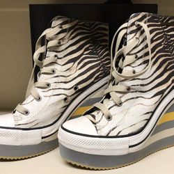 Wedge Tennis Shoe