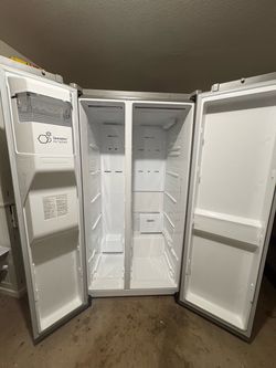 LG Model LRSXS2706S  stainless steel and in perfect condition