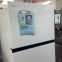 White Refrigerator 30” Inches New Open Box And 1 Year Warranty 
