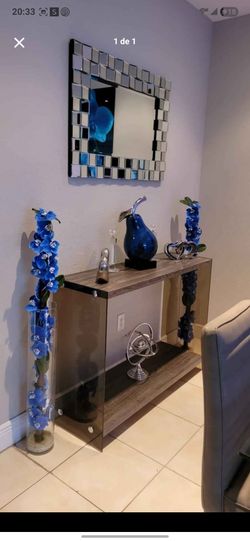 Mesa de cristal y madera