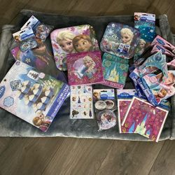 Elsa’ Disney Frozen Party Supplies 