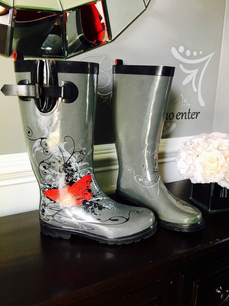 Rain boots. Size 6 woman