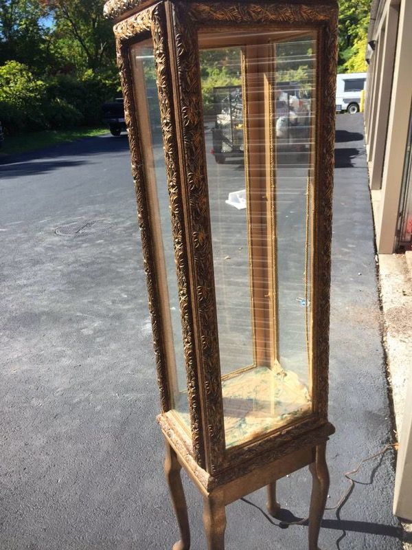 Antiqued Gold Display 651/2" 100 for Sale in Davenport, FL