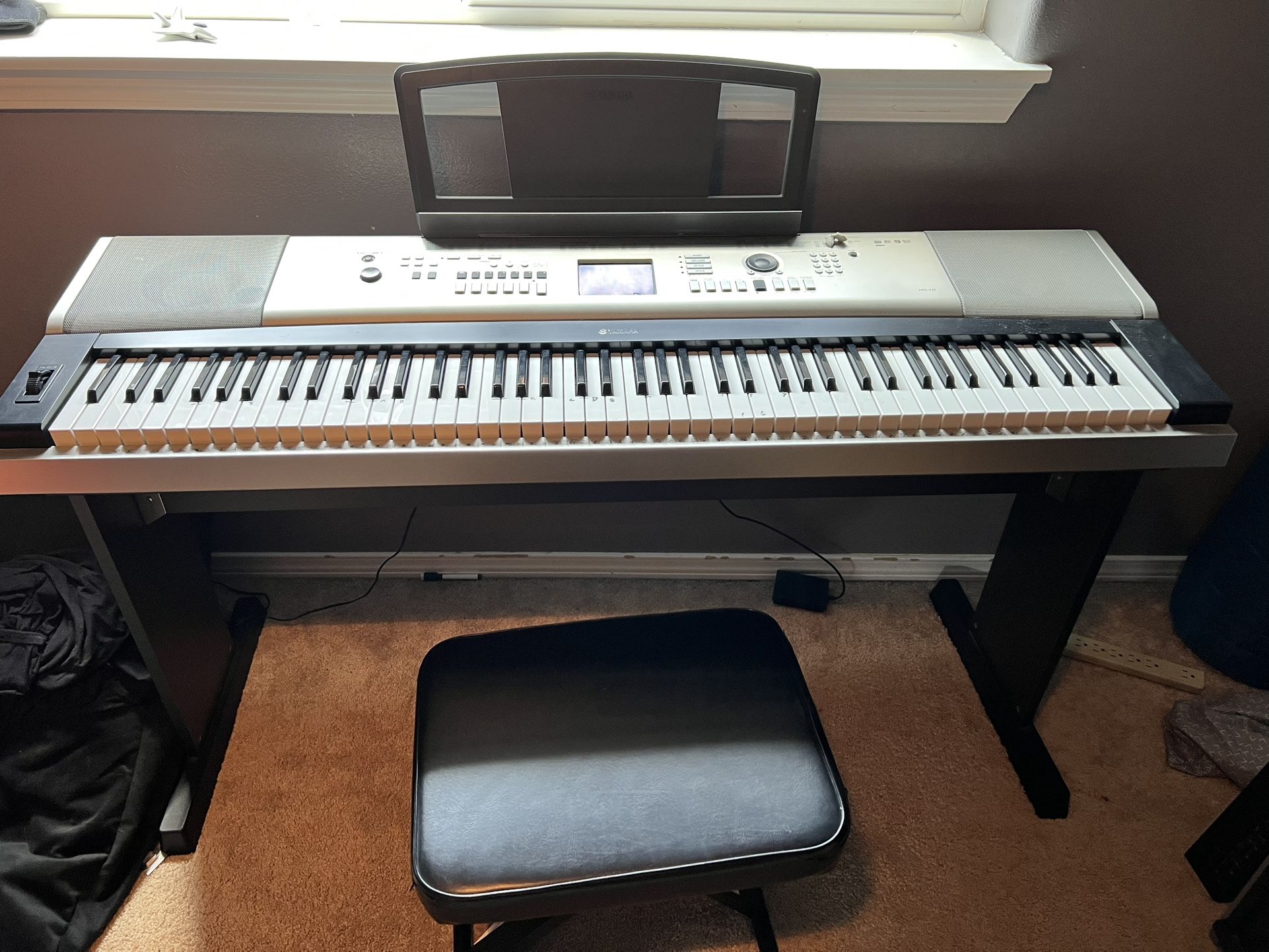 Yamaha YPG-535 Grand Piano