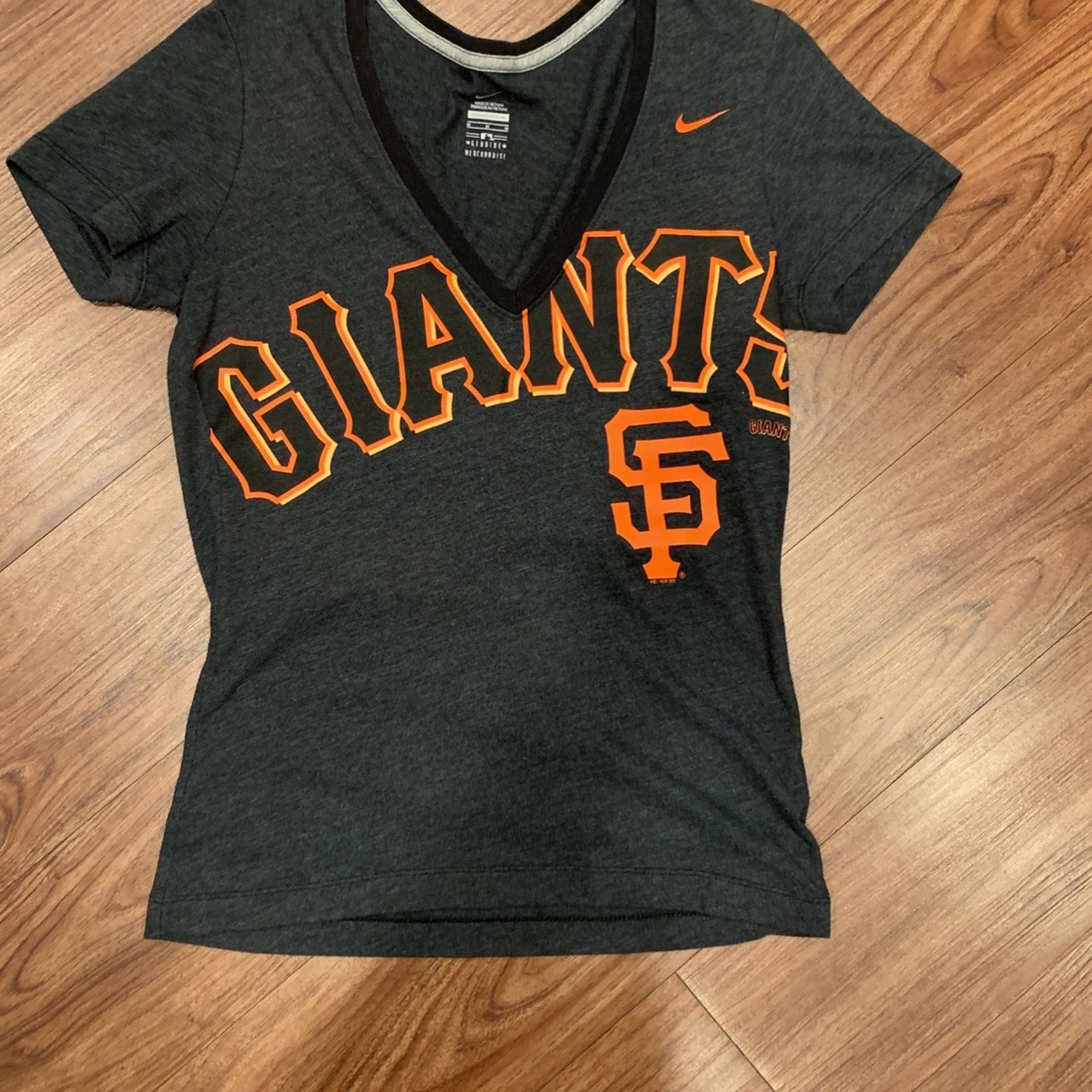 Giants V Neck