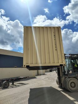 Moving? Need Storage? Shipping Containers are the solution! 🤩 Message for a FREE quote!