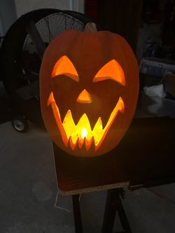 Halloween lit pumpkin decoration
