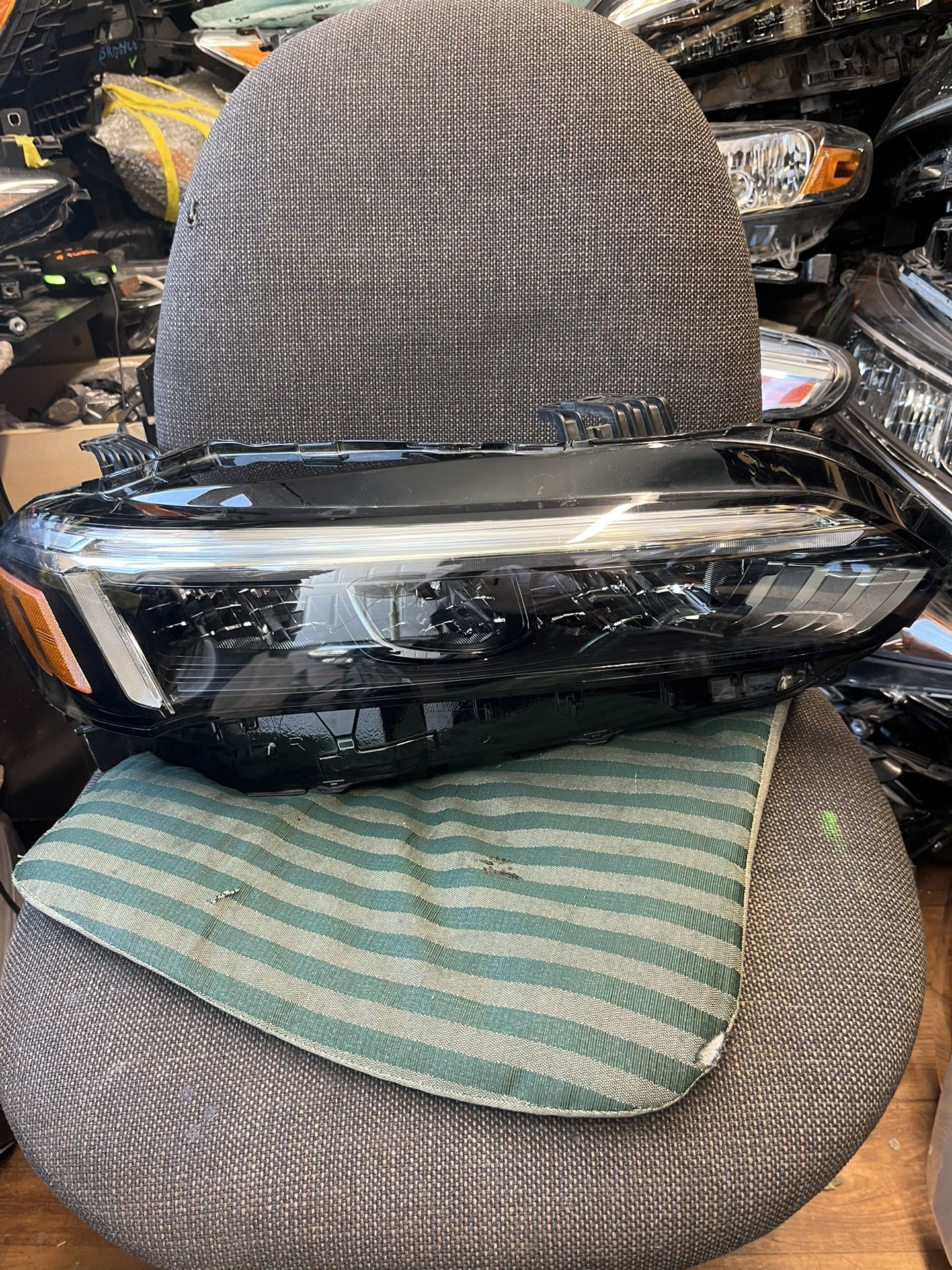 2022-24 HONDA CIVIC RIGHT HEADLIGHT