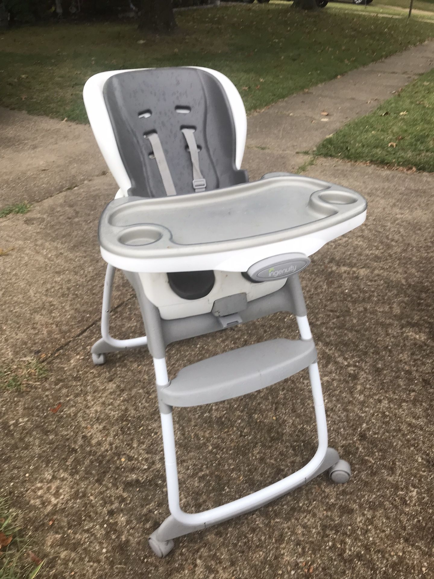 Very Nice Three In One Adjustable Reclining High Chair Booster Seat See All Pictures Only $40 Firm