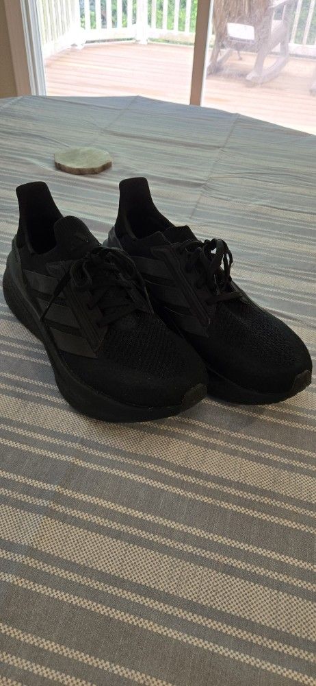 Adidas Ultraboost 5X Size 8.5