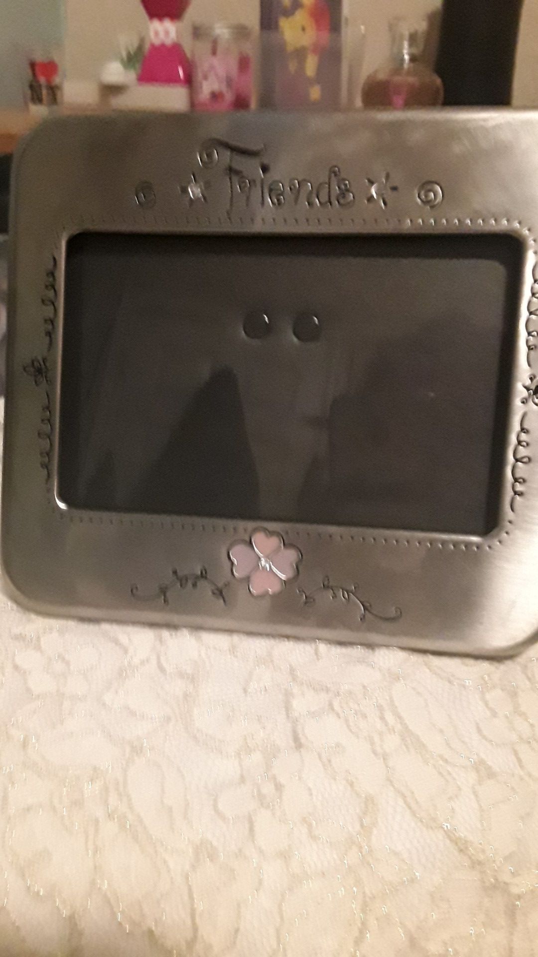 Photo frame for pictures with friends