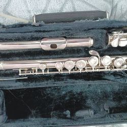 Yamaha Vito Silver Flute With Case !
