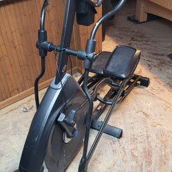 Nautilus - E616 Elliptical - Black