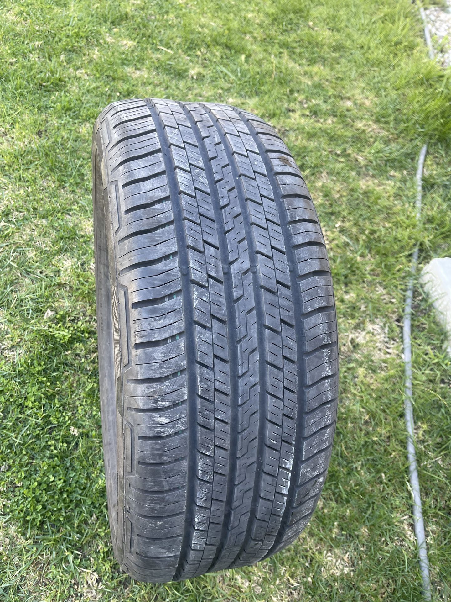 235-50-R19” Continental 4x4 Contact Tire