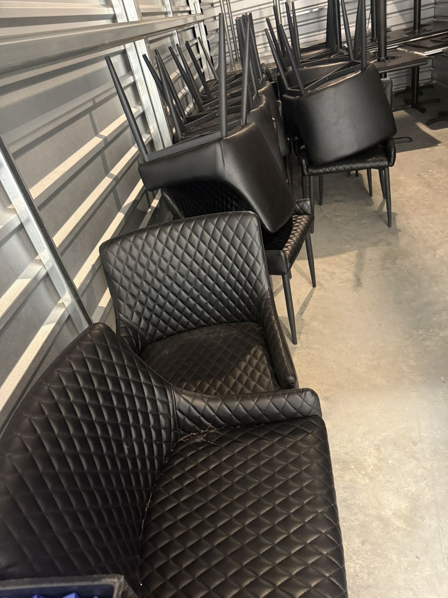 Restaurant 20 Tables And 40Chairs