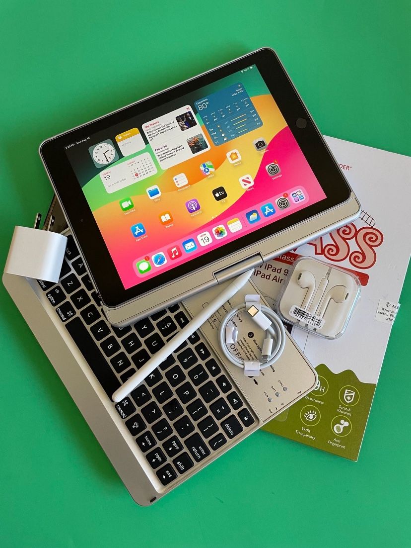 Apple IPad 6th Generation (9.7” Retina / Touch ID / IOS 17) 32GB with keyboard, pen & Accessories (128gb $199)