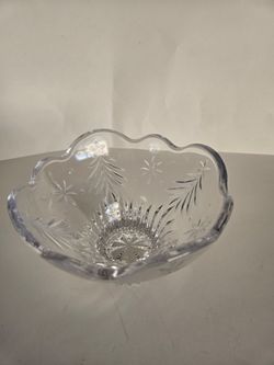Vintage Clear Glass Pedestal Bowl – Etched Evergreen Design – 7"