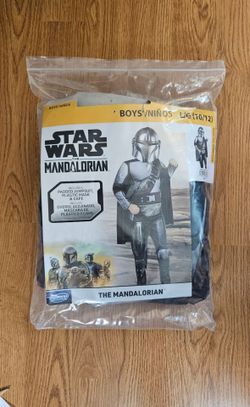 LIKE NEW Halloween costume: Starwar Madalorian size L (10-12).