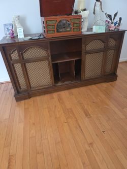 Entertainment Center FREE!!!!!!!!