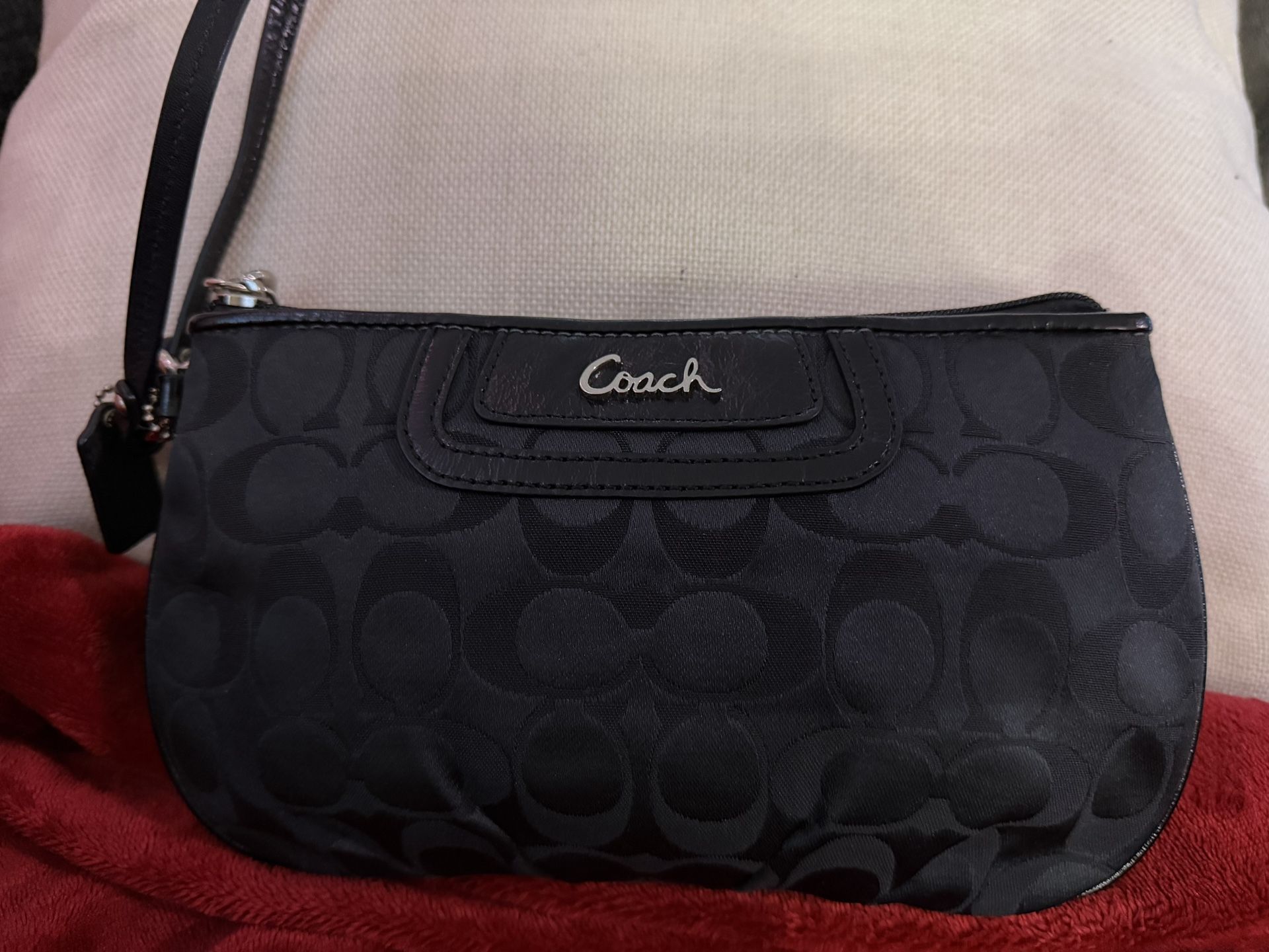 ❤️🎄Coach Wristlet🎄❤️