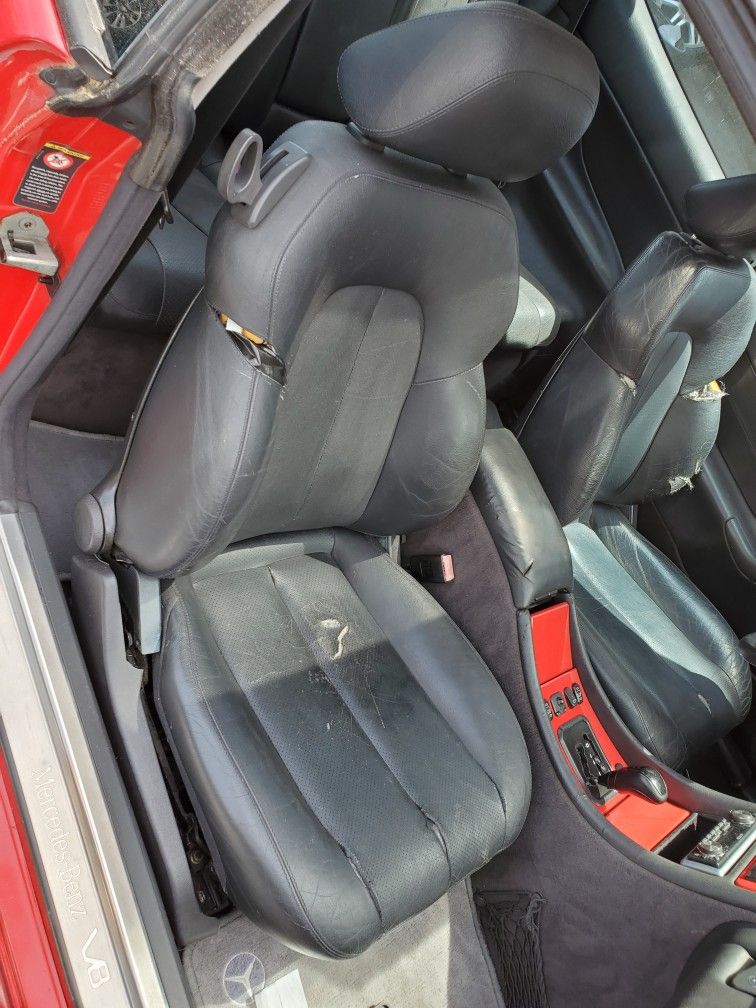 W208 Mercedes Clk Blk Leather seats