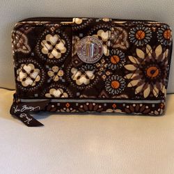 New Vera Bradley Wallet 