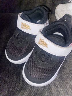 Nike Team Hustle Size 6C Toddler