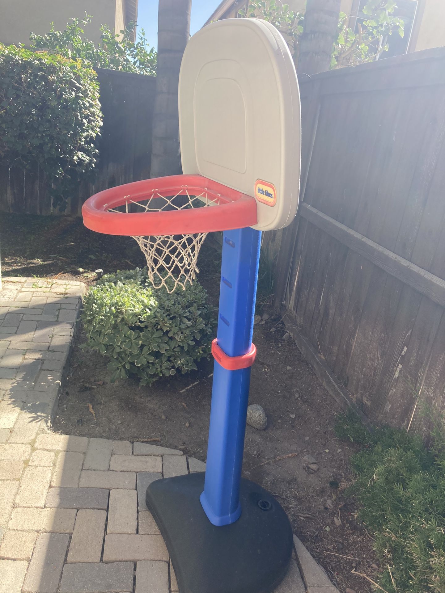 Little Tikes Kids Basketball Hoop