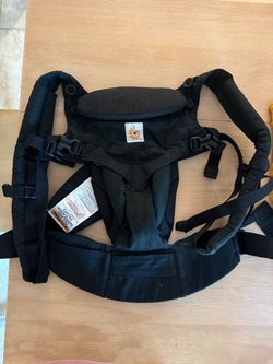 Ergo Baby Carrier (w/ newborn insert)